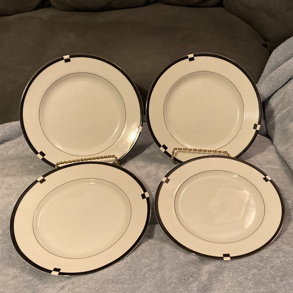 VTG 1990-Set Of 4 Mikasa Midnight Salad Plates White/Black Bone China-Japan-EUC